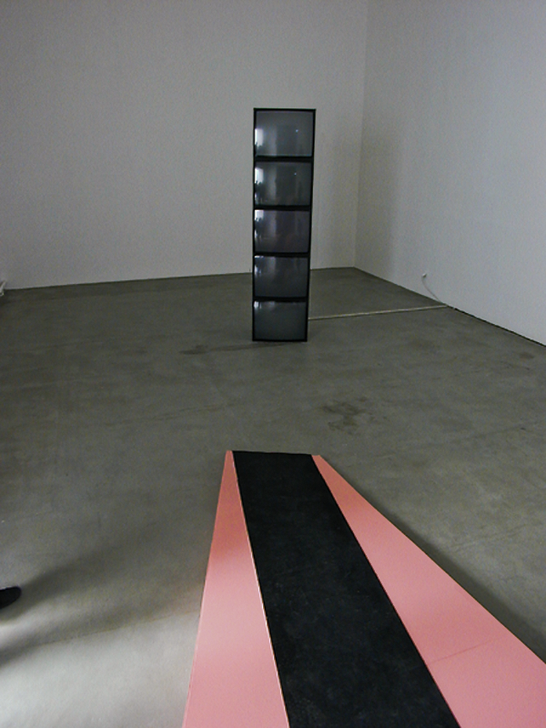 Bjørn Melhus: Der Zeichnungsgenerator - Ausstellung im Kunstverein Hannover 2001. Foto: Ralf Henning